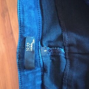 1822 Denim size 6 skinny jeans